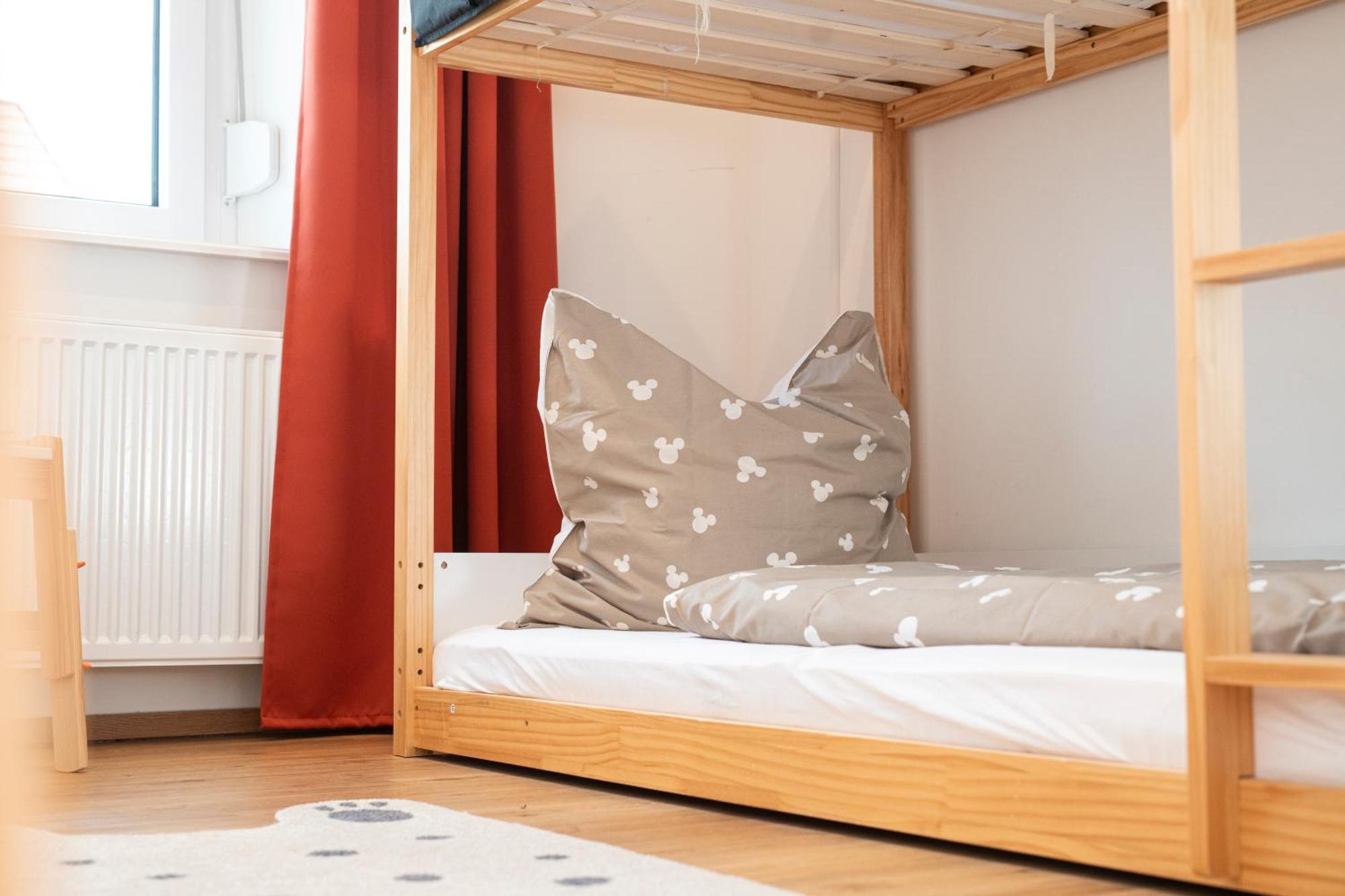 Bunter Hund Apartments - Zentrales Apartment, Parkplatz, Wintergarten, Kinderzimmer Ротенбург об дер Таубер Екстериор снимка