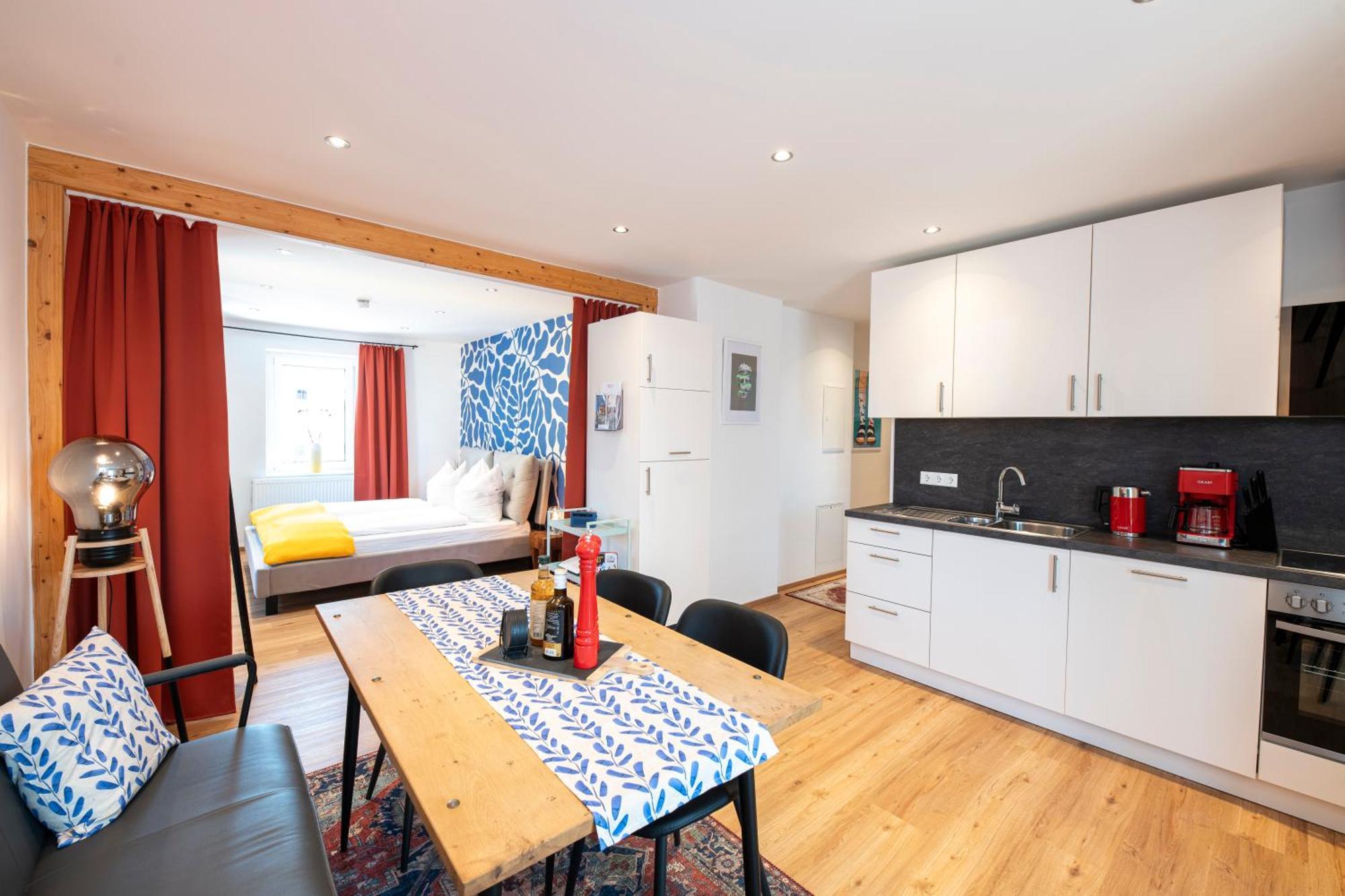 Bunter Hund Apartments - Zentrales Apartment, Parkplatz, Wintergarten, Kinderzimmer Ротенбург об дер Таубер Екстериор снимка